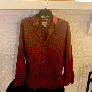 LL Bean, wrinkle resistant, red & green plaid, 100% Cotton, (fits like Medium)